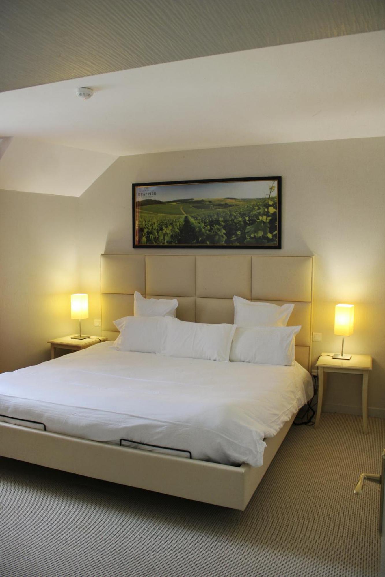 Auberge Du Lac, Sure Hotel Collection By Best Western Mesnil-Saint-Pere Exterior photo