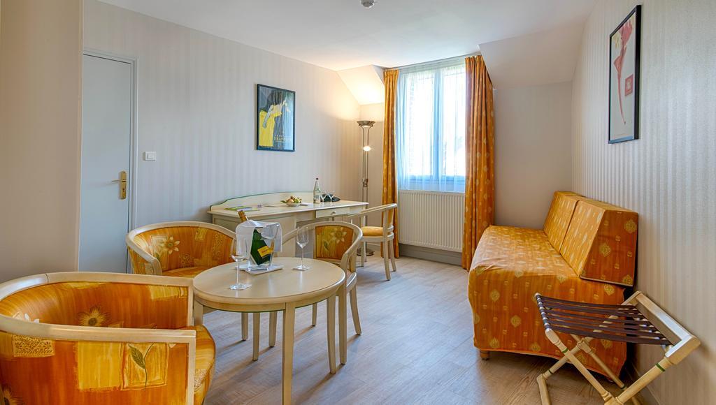 Auberge Du Lac, Sure Hotel Collection By Best Western Mesnil-Saint-Pere Exterior photo